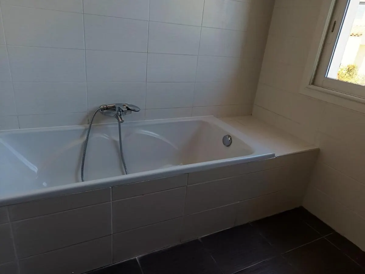 Appartement T4 A L'Etage D'Une Villa Avec Piscine Et Jardin