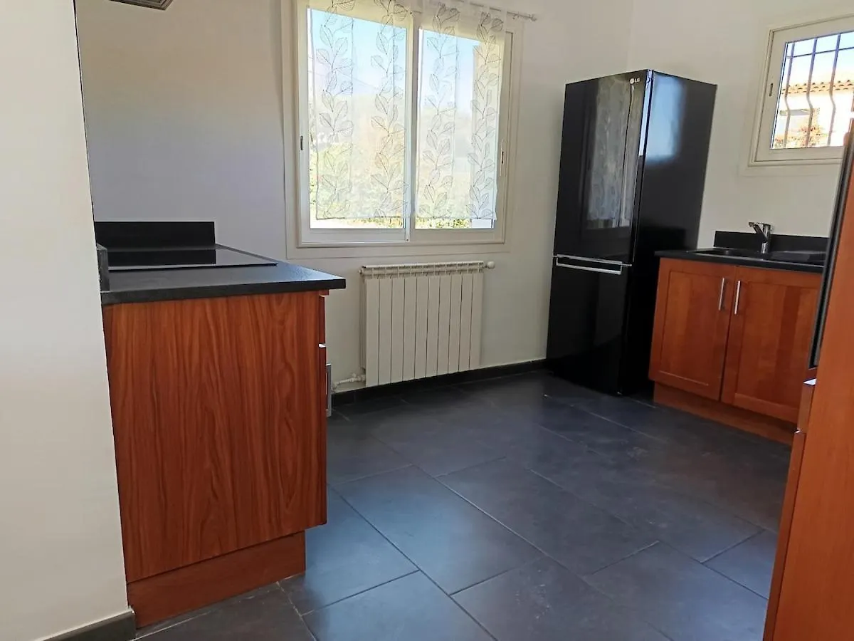 Appartement T4 A L'Etage D'Une Villa Avec Piscine Et Jardin 0*, Grasse
