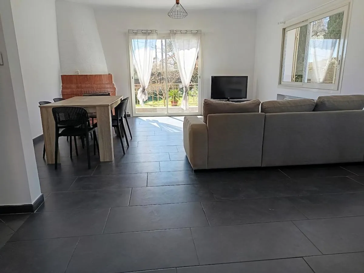 Appartement T4 A L'Etage D'Une Villa Avec Piscine Et Jardin
